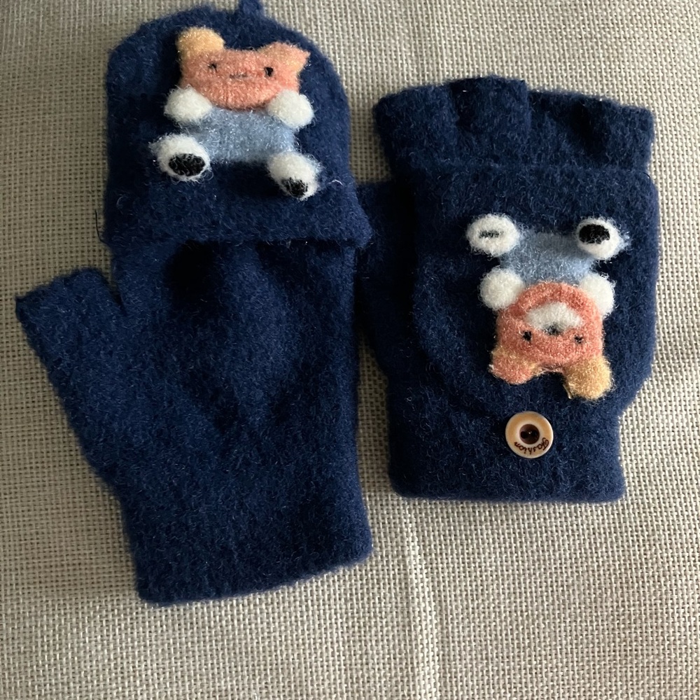 Boy’s Convertible Glove and Mitten Set Size 4-7 - Picture 4 of 7